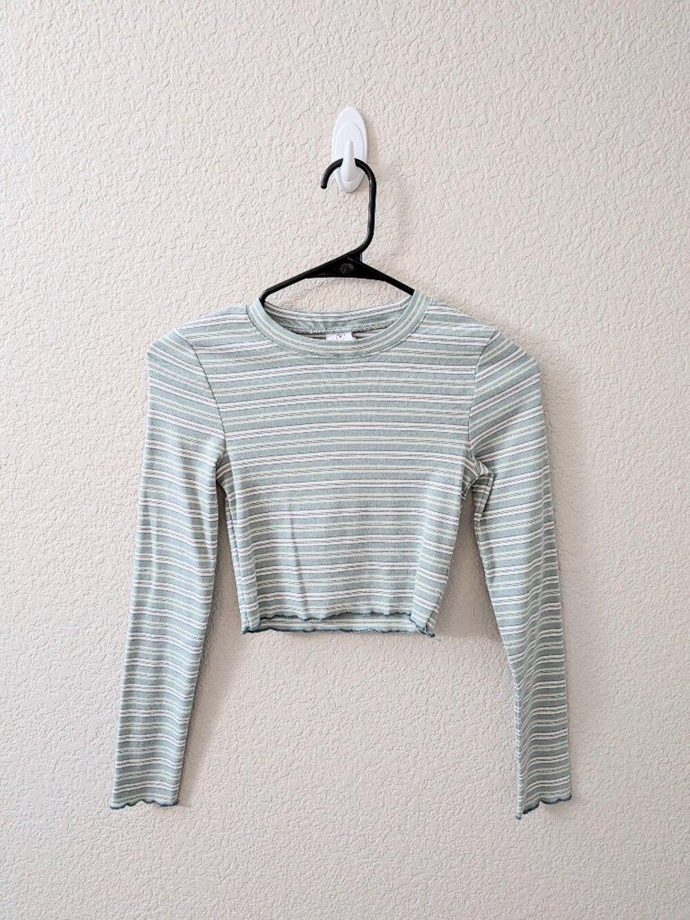 BNWOT Zine blue striped cropped lettuce hem long sleeve - Size XS